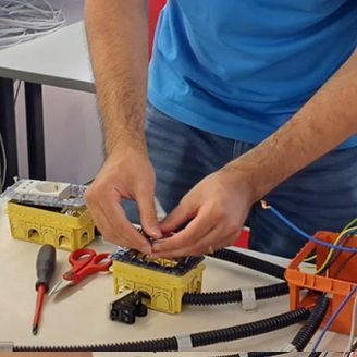 Elettrotecnica di base per entrare nel lavoro: il corso e laboratorio FORMart